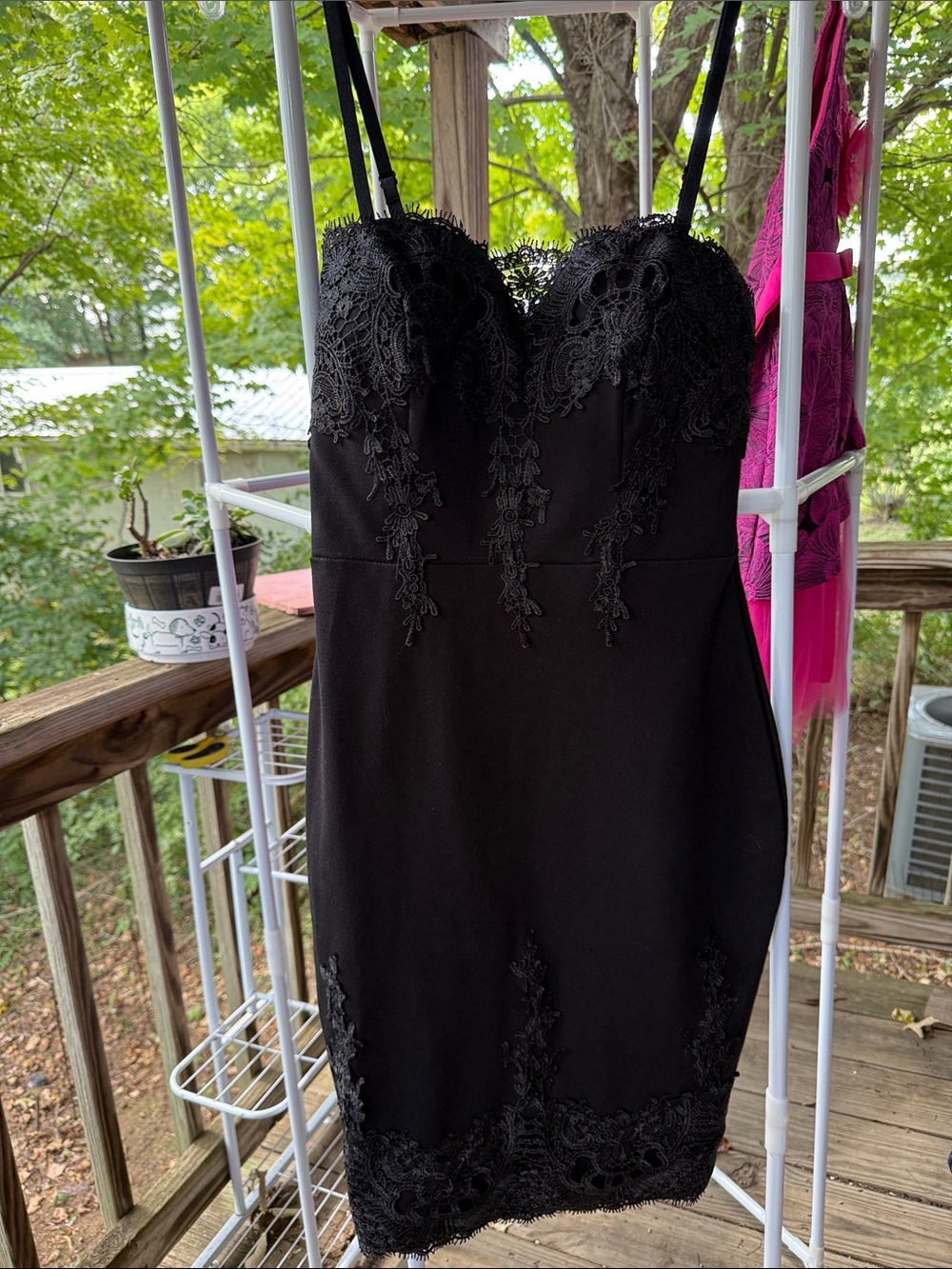 Haute Monde Women’s Medium Black Lace-Trim Bodycon Dress 34” bust, 31” length